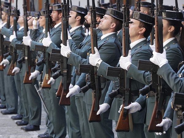  The Spanish Civil Guard Buys 25,000 Pieces Of Body Armor
